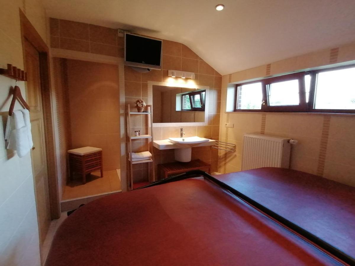 L'Atelier D'Arthur - Gite Chaleureux Avec Jacuzzi. Tenneville Eksteriør billede